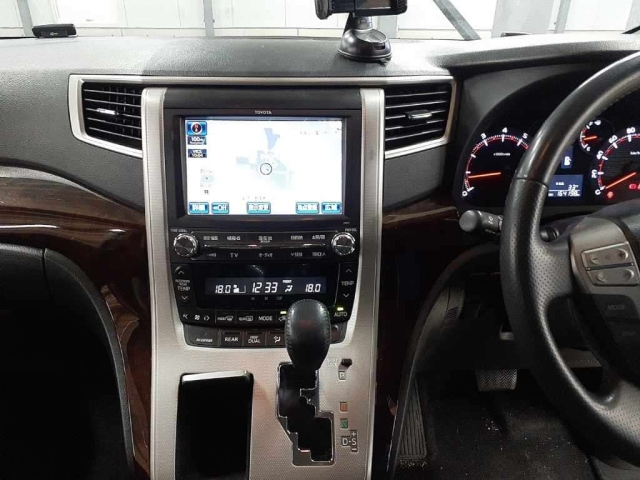 TOYOTA ALPHARD 2013
