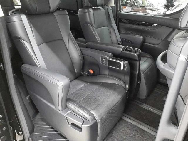 TOYOTA ALPHARD 2017