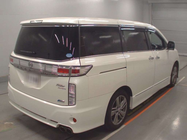 NISSAN ELGRAND 2013