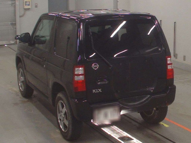 NISSAN KIX 2009
