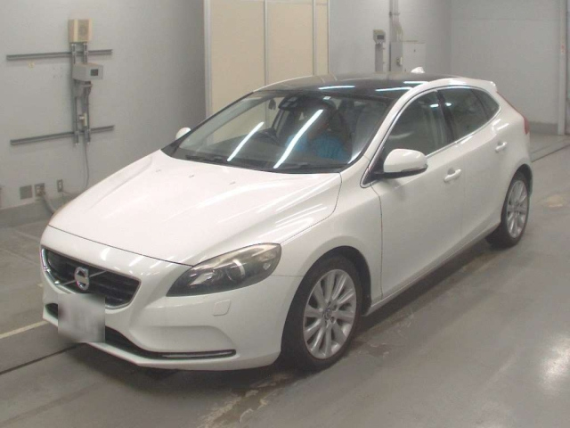 VOLVO V40 2014