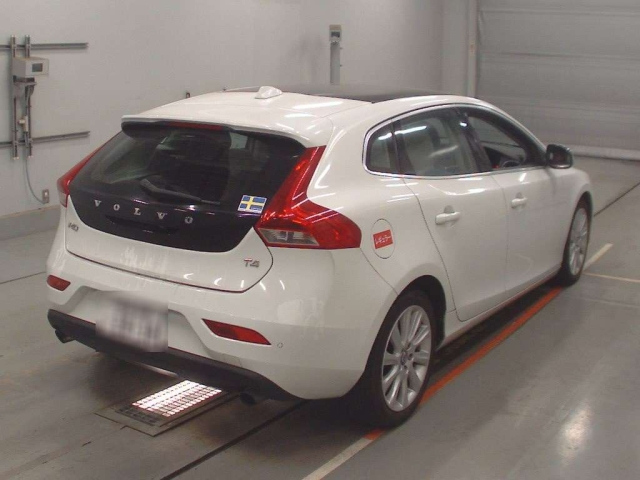 VOLVO V40 2014