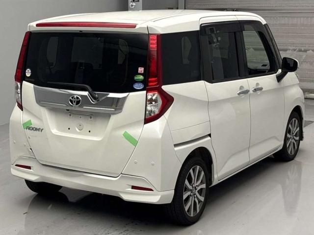 TOYOTA ROOMY 2020