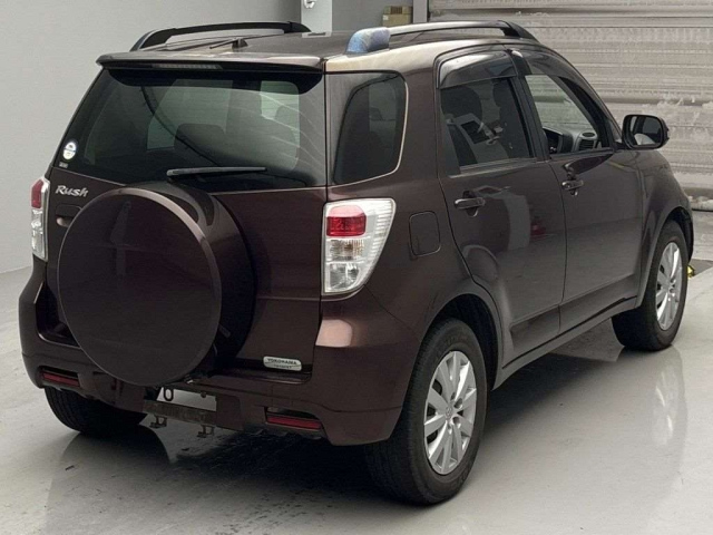 TOYOTA RUSH 2011