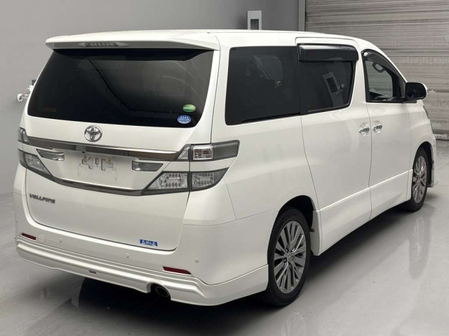 TOYOTA VELLFIRE 2013