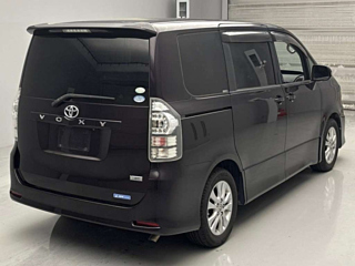TOYOTA VOXY 2011