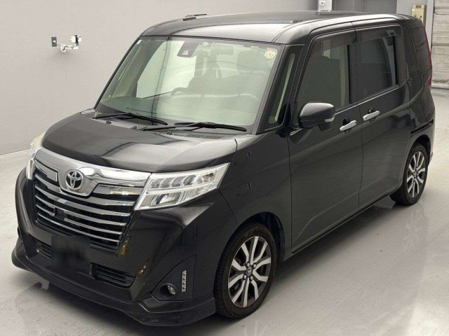TOYOTA ROOMY 2017