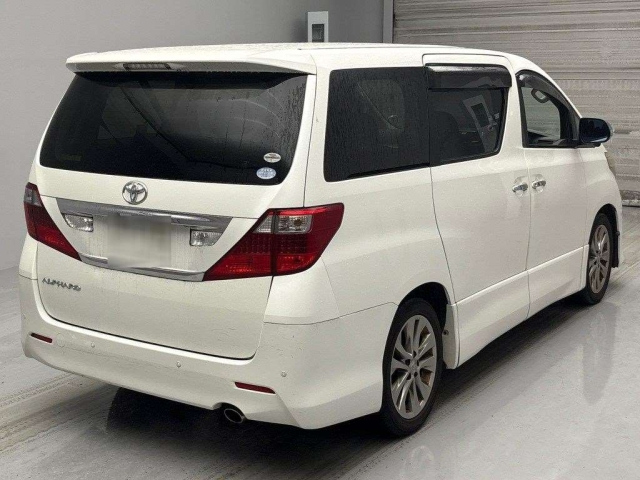 TOYOTA ALPHARD 2011