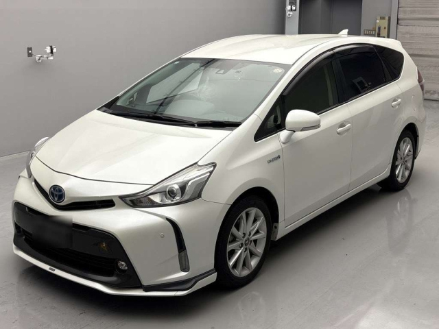 TOYOTA PRIUS ALPHA 2016