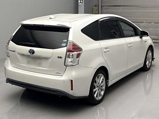 TOYOTA PRIUS ALPHA 2016