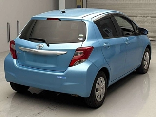 TOYOTA VITZ 2016