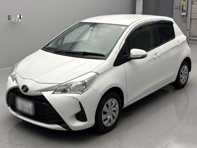 TOYOTA VITZ 2019