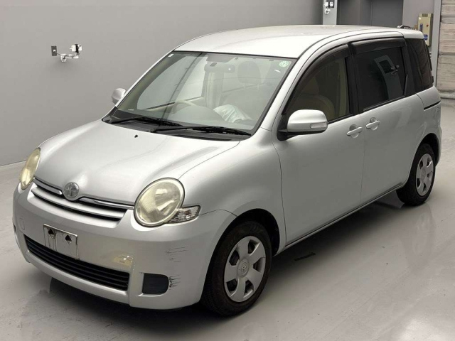 TOYOTA SIENTA 2013