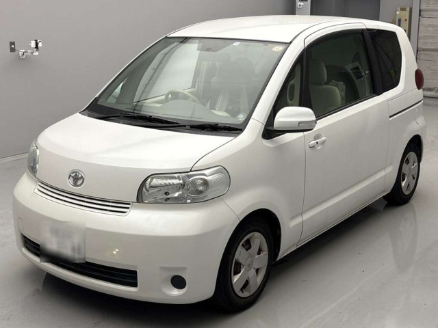 TOYOTA PORTE 2009