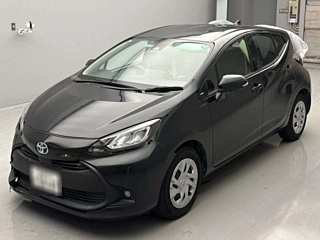 TOYOTA AQUA 2021
