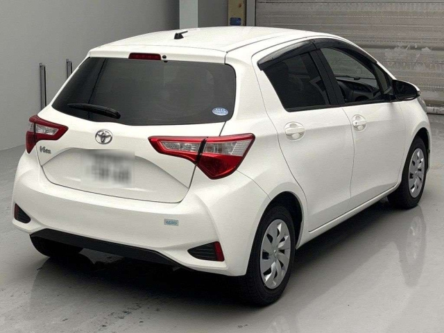TOYOTA VITZ 2019