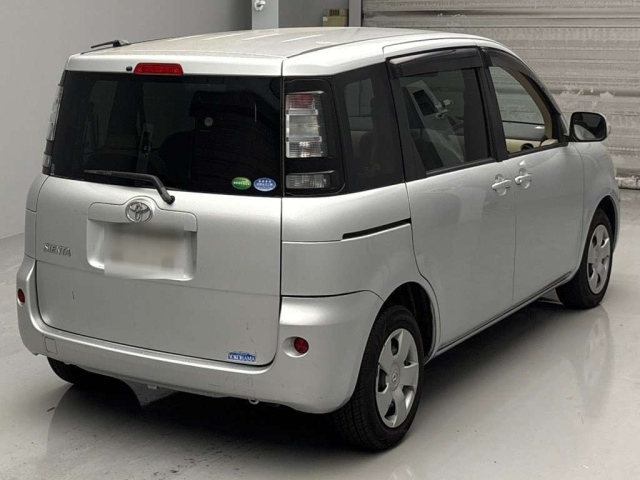 TOYOTA SIENTA 2013