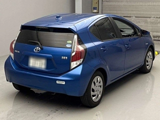 TOYOTA AQUA 2015
