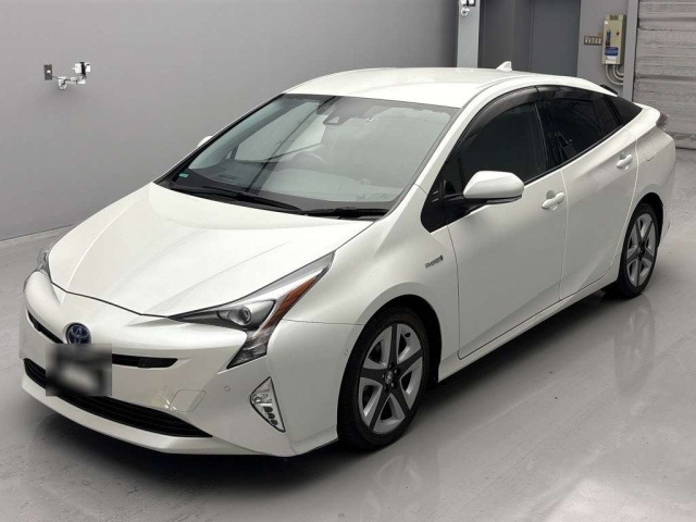 TOYOTA PRIUS 2018