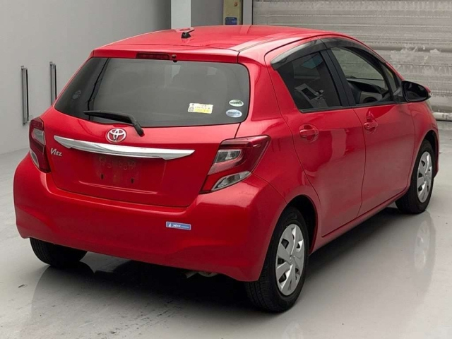 TOYOTA VITZ 2015