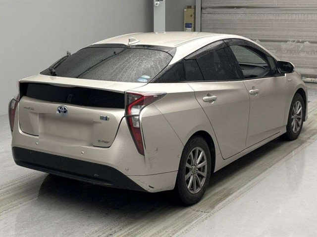 TOYOTA PRIUS 2018