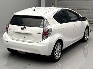 TOYOTA AQUA 2013