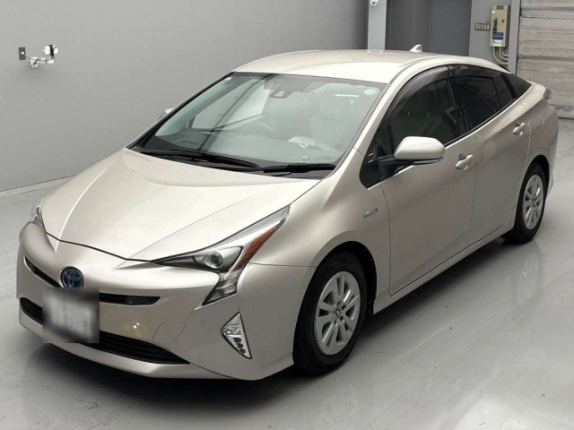 TOYOTA PRIUS 2017