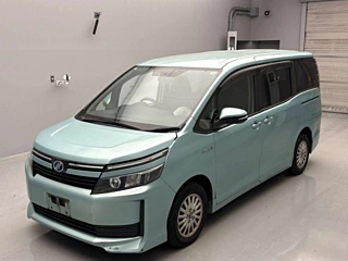 TOYOTA VOXY 2014