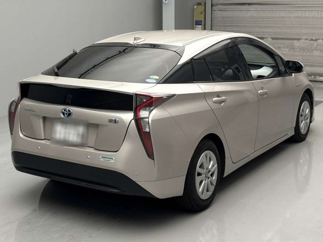 TOYOTA PRIUS 2017