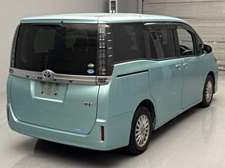 TOYOTA VOXY 2014
