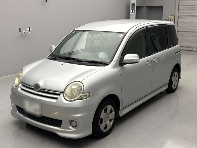 TOYOTA SIENTA 2010