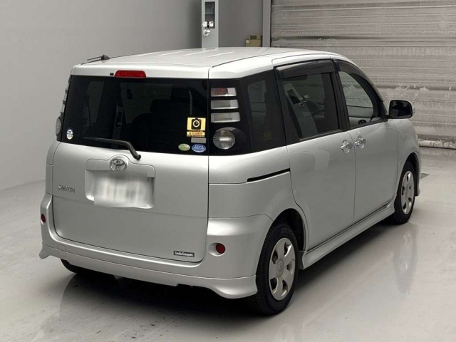 TOYOTA SIENTA 2010