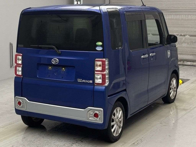 DAIHATSU WAKE 2015