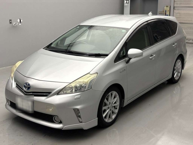 TOYOTA PRIUS ALPHA 2012