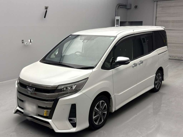 TOYOTA NOAH 2021