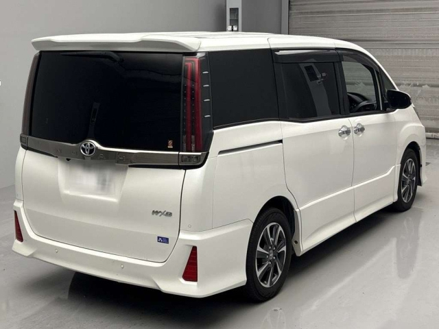 TOYOTA NOAH 2021