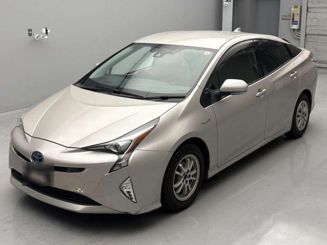TOYOTA PRIUS 2017