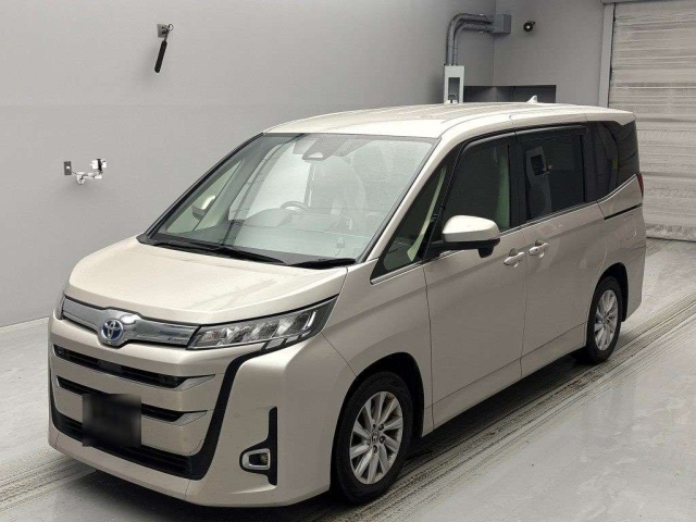 TOYOTA NOAH 2022