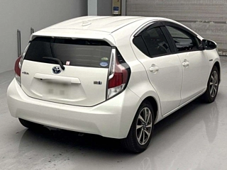 TOYOTA AQUA 2017