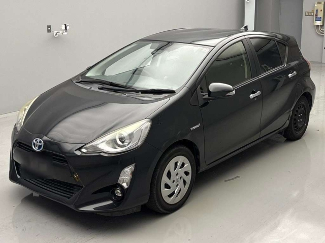TOYOTA AQUA 2016