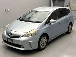 TOYOTA PRIUS ALPHA 2013