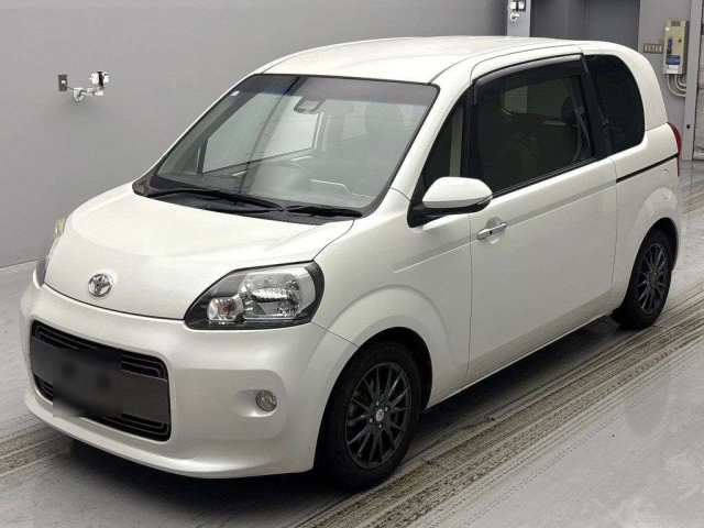TOYOTA PORTE 2018