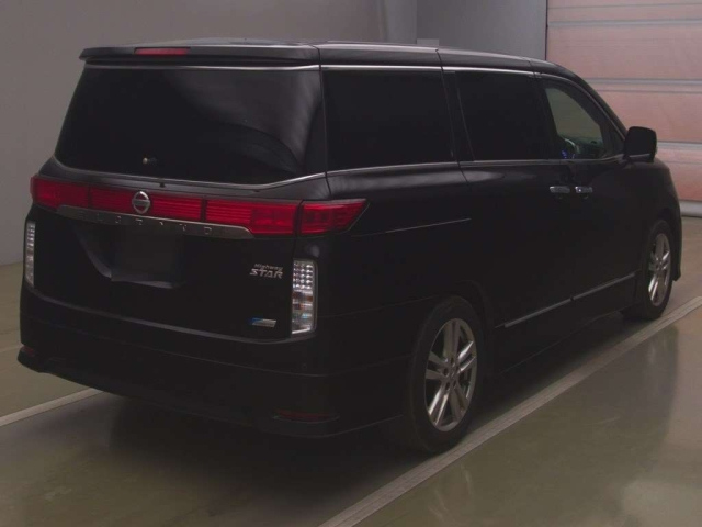 NISSAN ELGRAND 2010