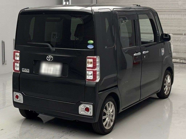 TOYOTA PIXIS MEGA 2019