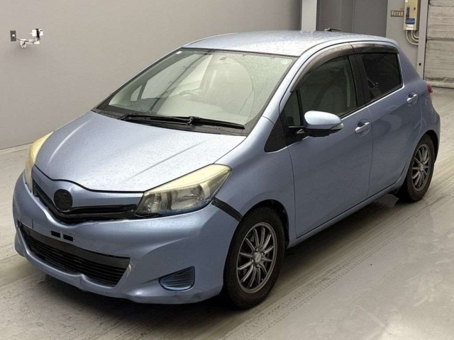 TOYOTA VITZ 2011