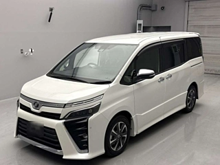 TOYOTA VOXY 2018