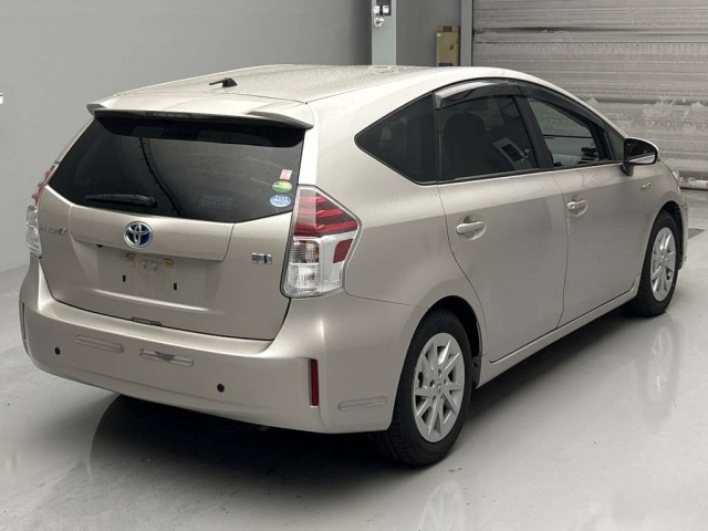 TOYOTA PRIUS ALPHA 2020