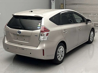 TOYOTA PRIUS ALPHA 2020