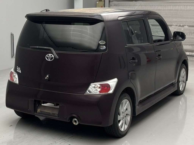 TOYOTA BB 2010