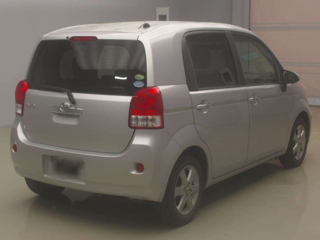 TOYOTA PORTE 2012